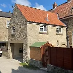 Town Apartment, Parking, Dog Friendly, Semesterbostad