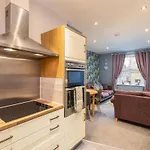 Town Apartment, Parking, Dog Friendly, Semesterbostad