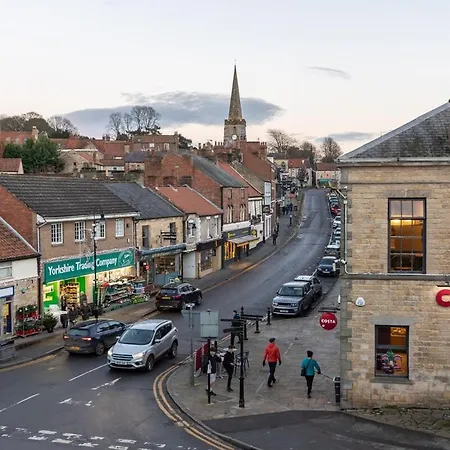 Town Apartment, Parking, Dog Friendly, * Pickering