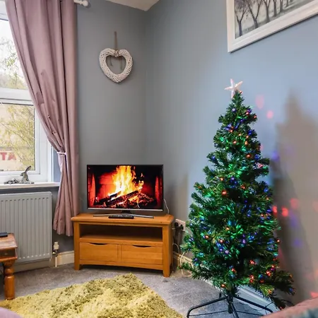 Town Apartment, Parking, Dog Friendly,