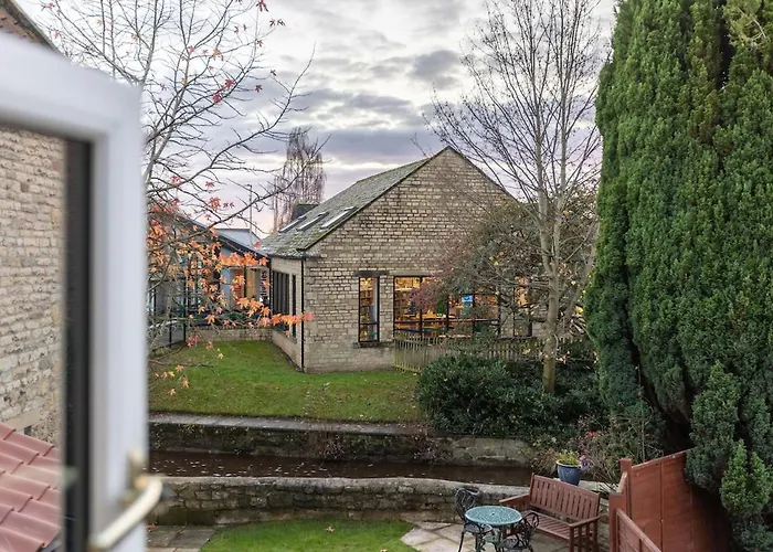 Town Apartment, Parking, Dog Friendly,