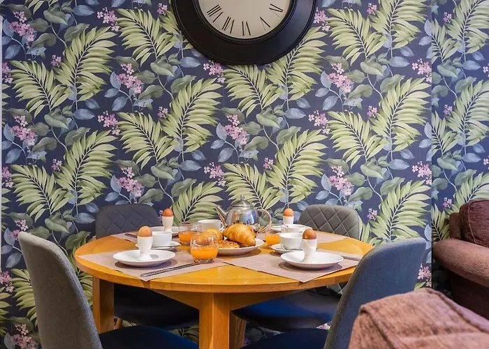 Town Apartment, Parking, Dog Friendly, * Pickering