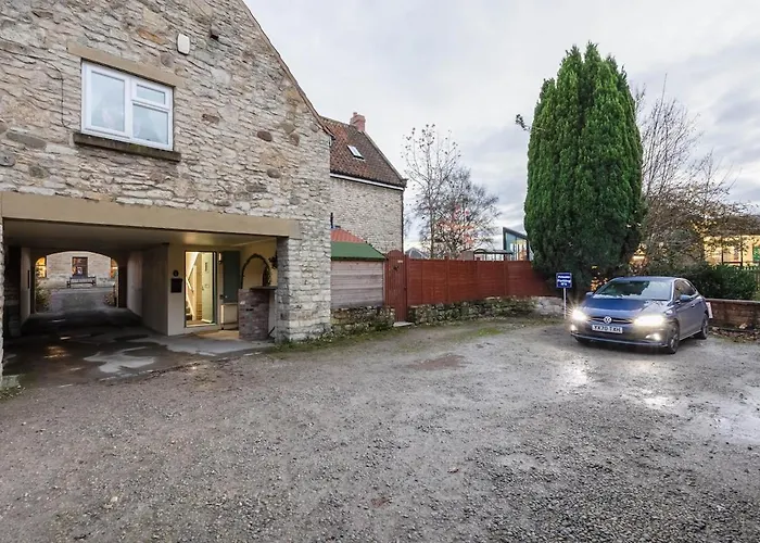 Town Apartment, Parking, Dog Friendly, * Pickering