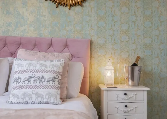 Town Apartment, Parking, Dog Friendly, * Pickering