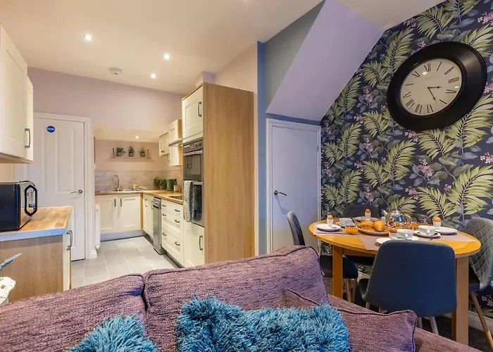 Town Apartment, Parking, Dog Friendly, * Pickering